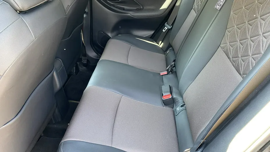 TOYOTA Yaris Cross -
