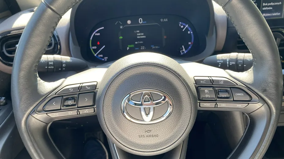 TOYOTA Yaris Cross -