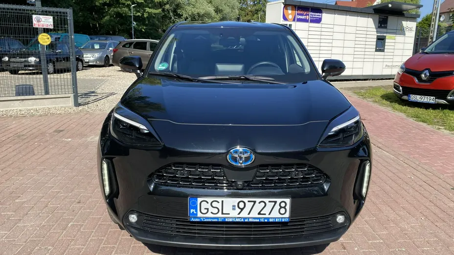 TOYOTA Yaris Cross -
