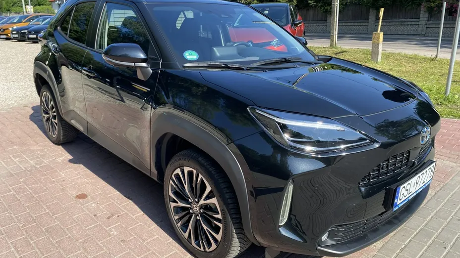 TOYOTA Yaris Cross -