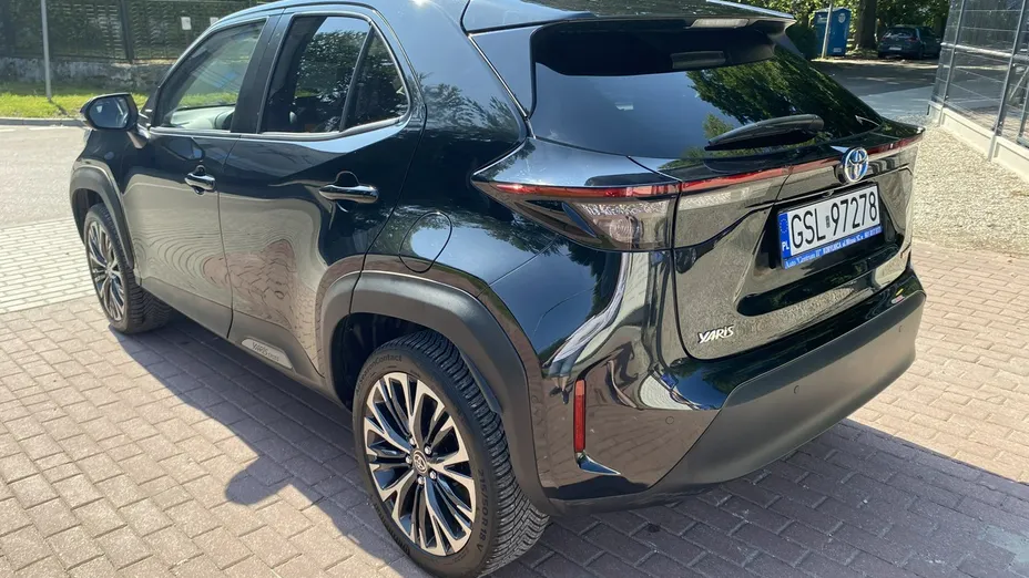 TOYOTA Yaris Cross -