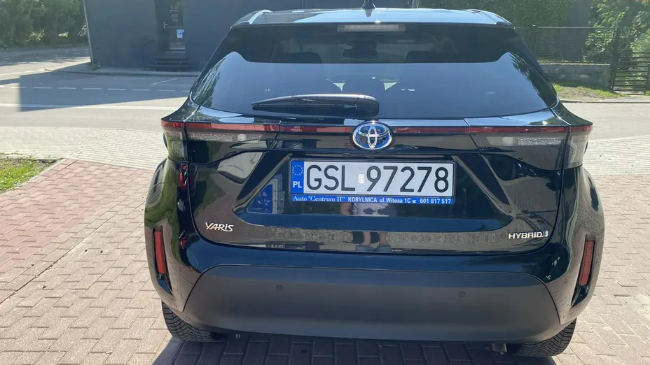 TOYOTA Yaris Cross -