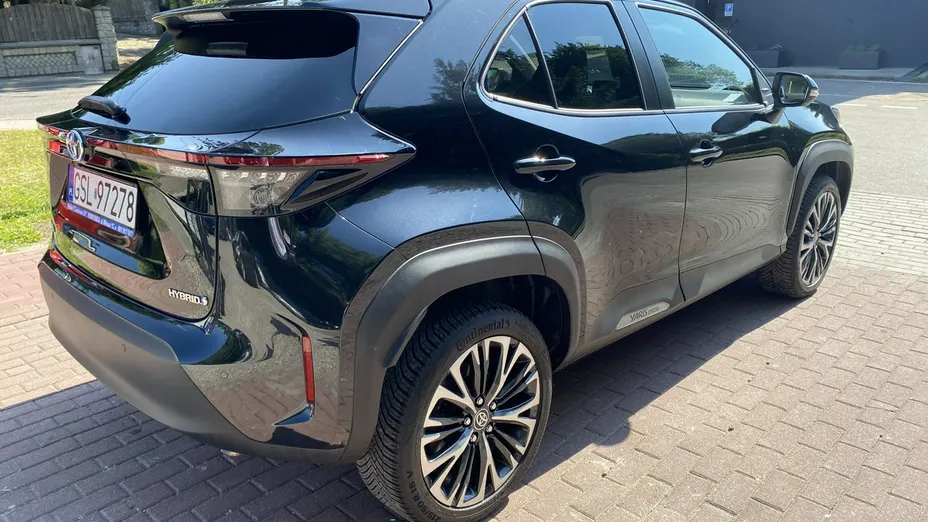 TOYOTA Yaris Cross -