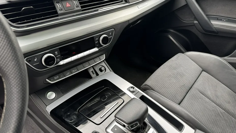 AUDI Q5 -