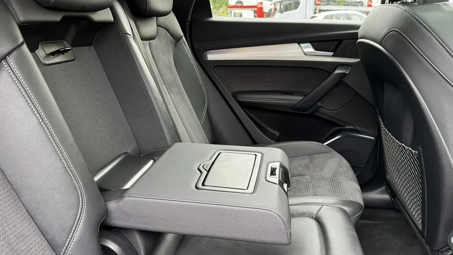 AUDI Q5 -