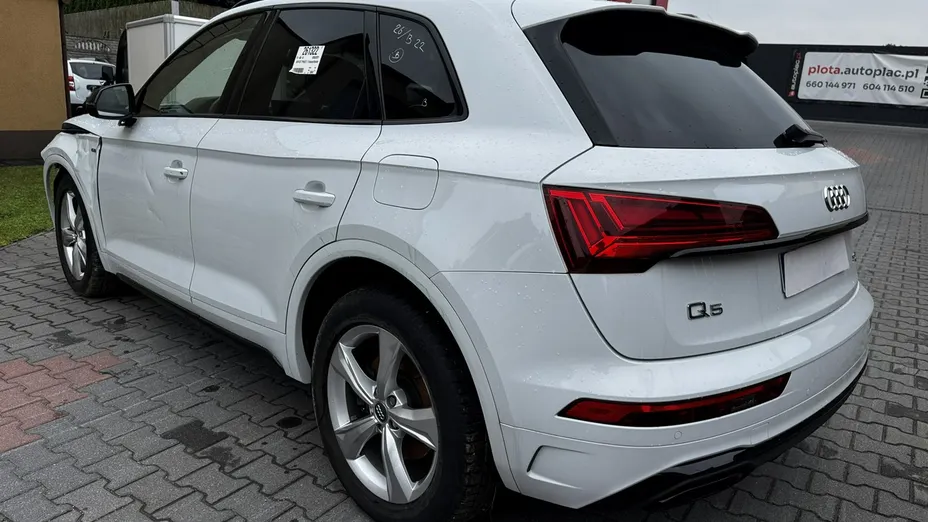 AUDI Q5 -