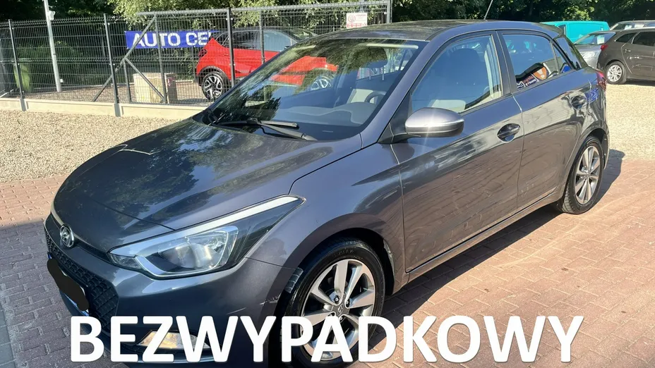 HYUNDAI i20 -