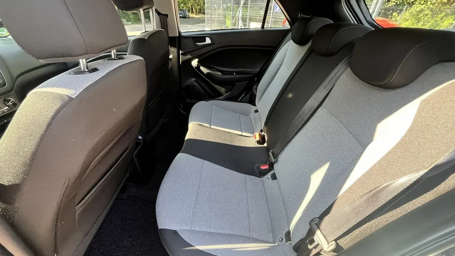 HYUNDAI i20 -