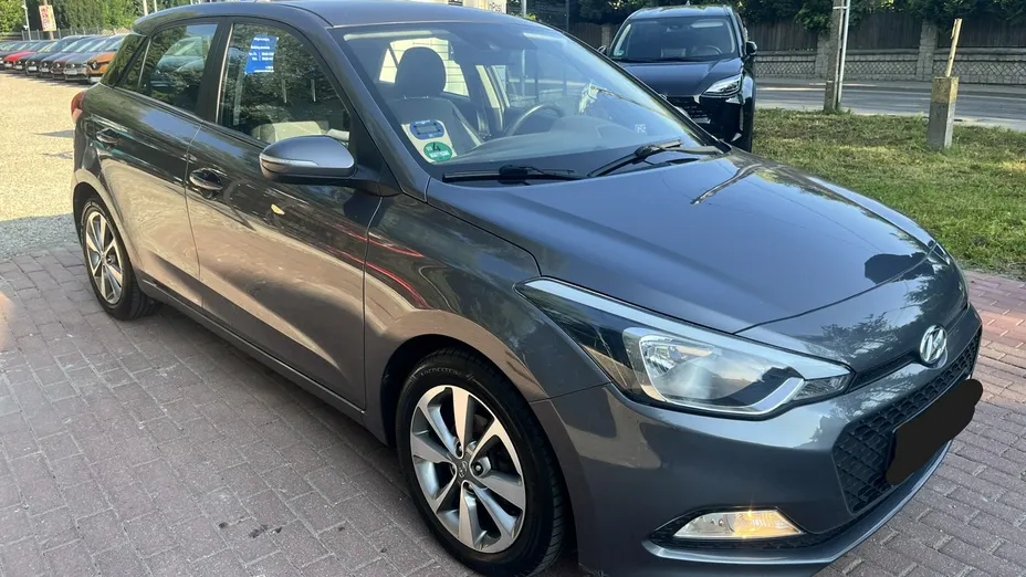 HYUNDAI i20 -