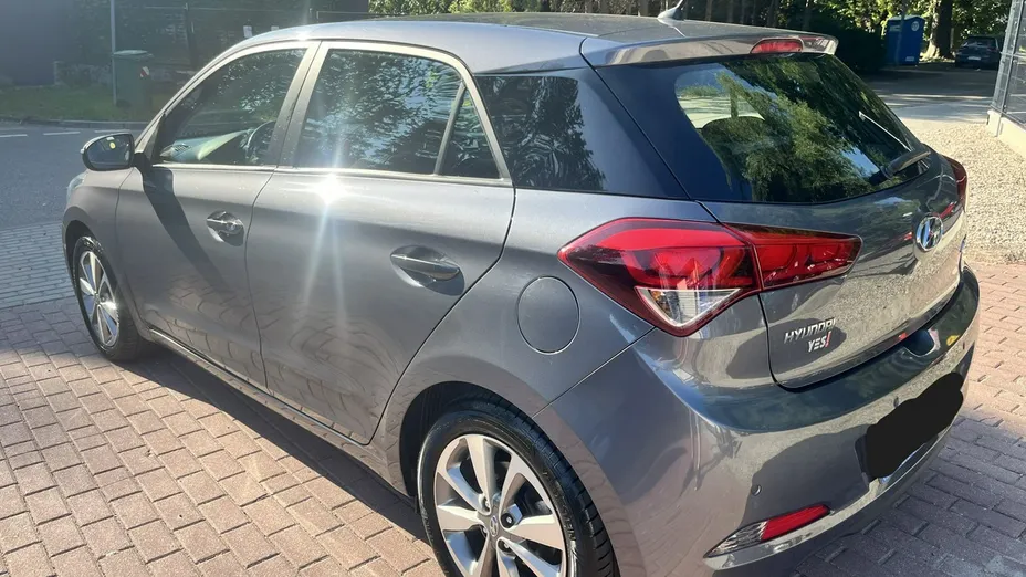 HYUNDAI i20 -