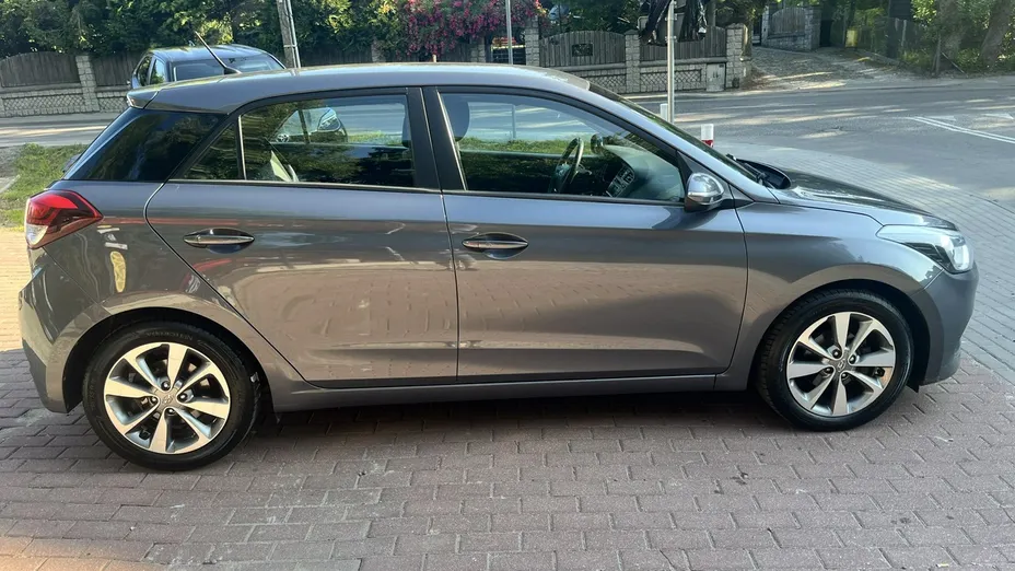 HYUNDAI i20 -
