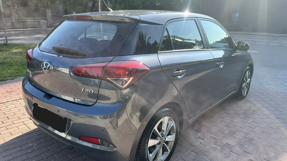HYUNDAI i20 -