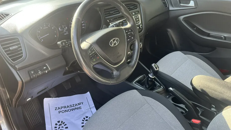HYUNDAI i20 -