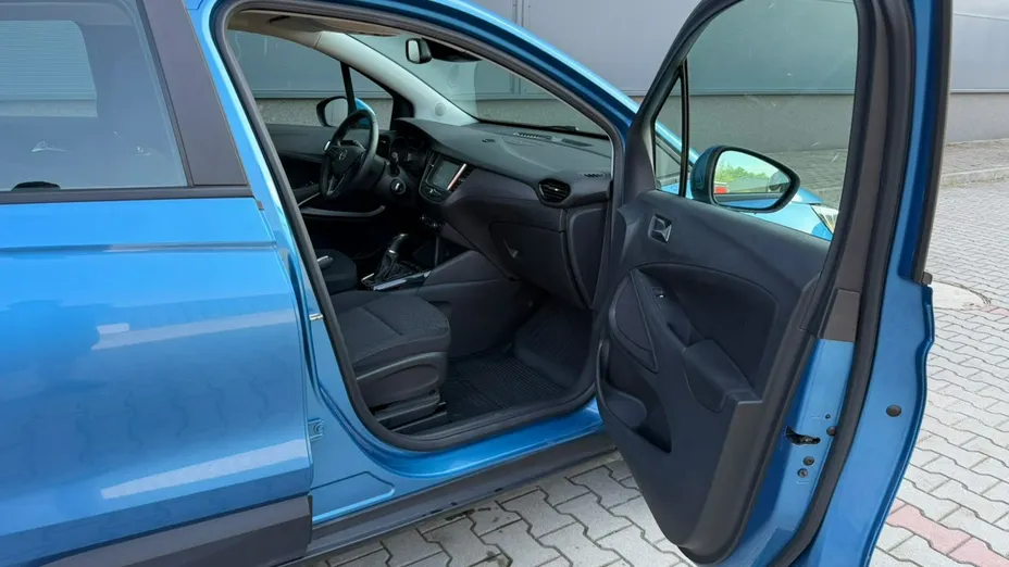 OPEL Crossland X -