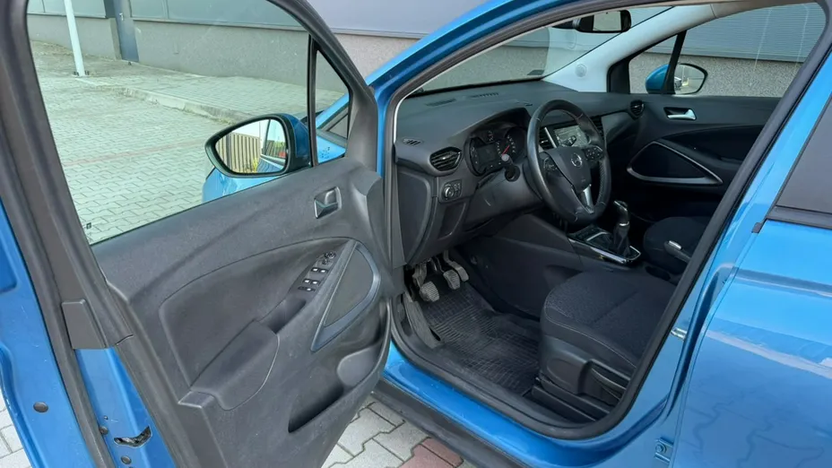 OPEL Crossland X -