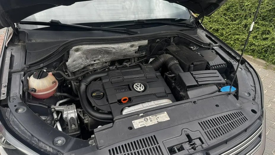 VOLKSWAGEN Tiguan -