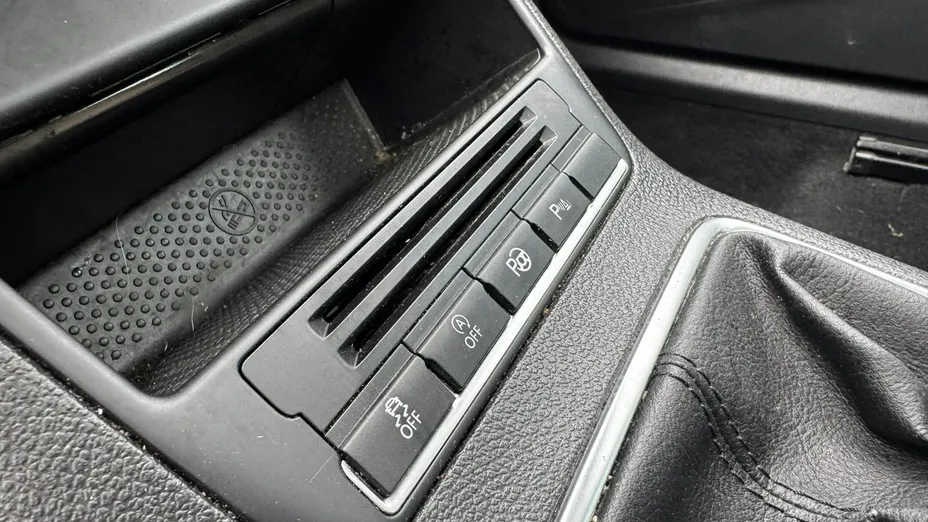 VOLKSWAGEN Tiguan -