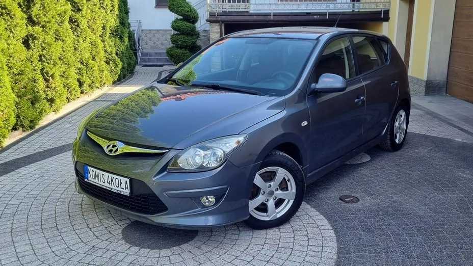 HYUNDAI i30 -