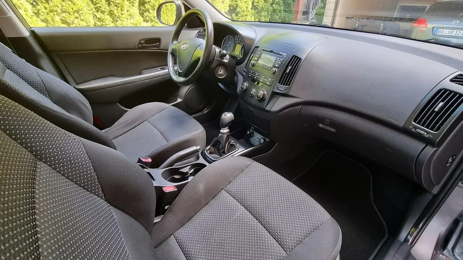 HYUNDAI i30 -