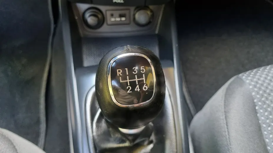 HYUNDAI i30 -