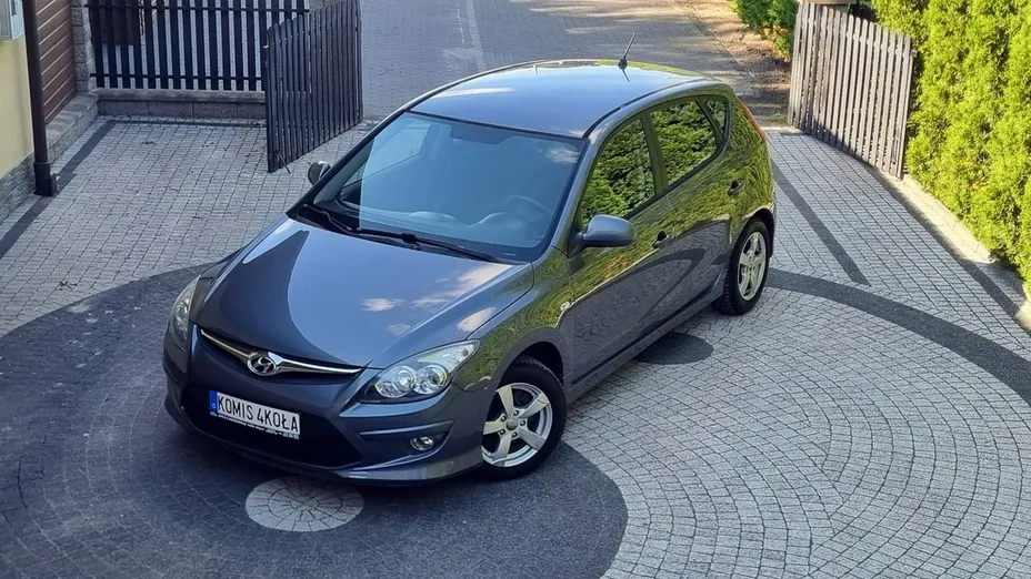 HYUNDAI i30 -