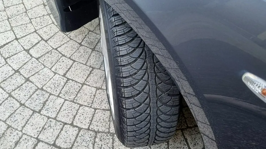 HYUNDAI i30 -