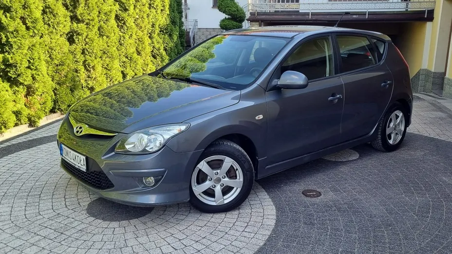 HYUNDAI i30 -