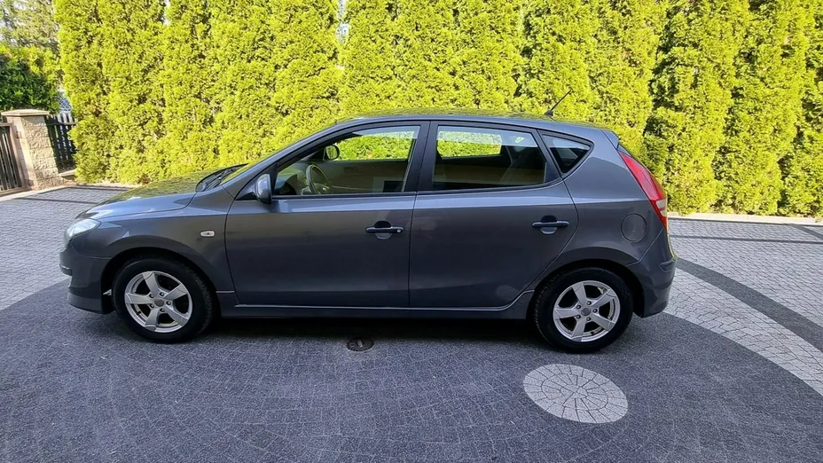 HYUNDAI i30 -