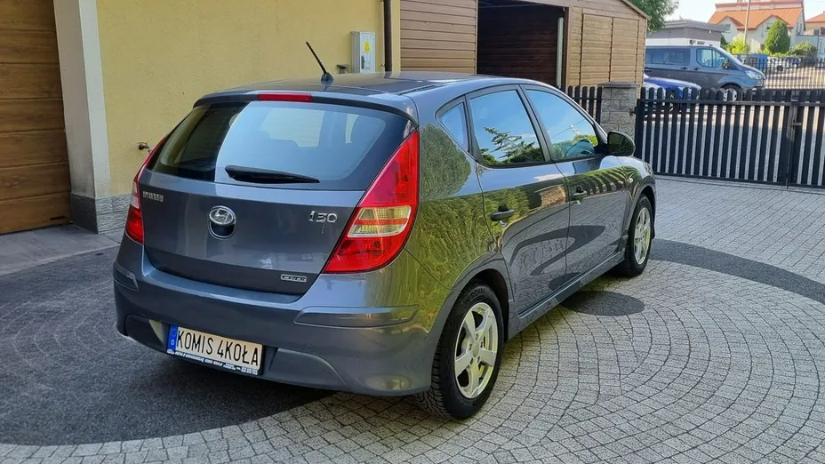 HYUNDAI i30 -