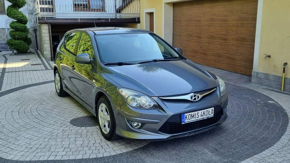 HYUNDAI i30 -