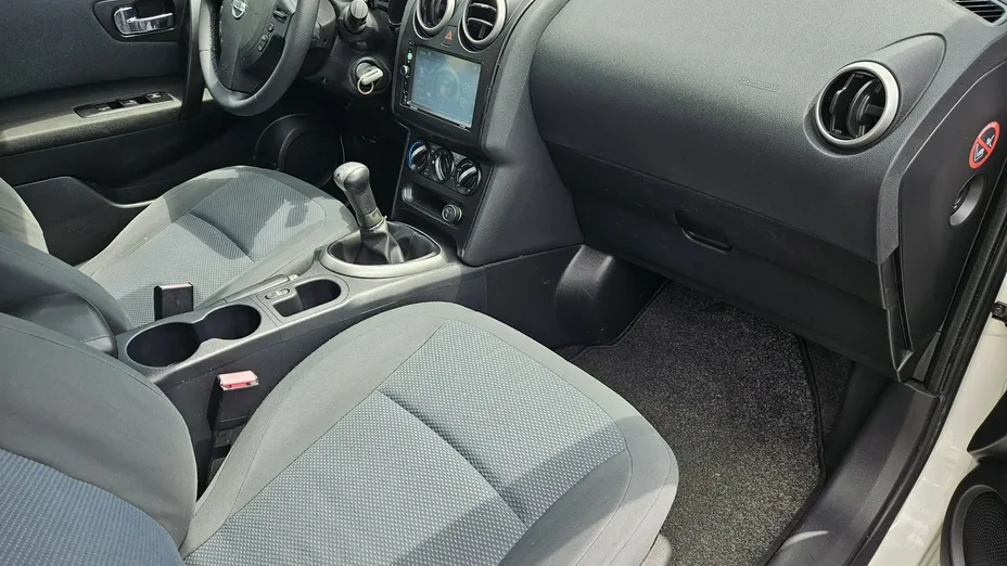NISSAN Qashqai -