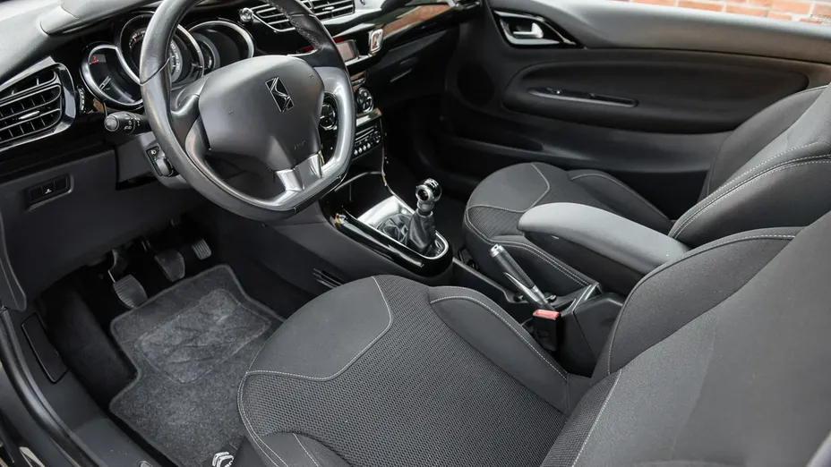 CITROEN DS3 -