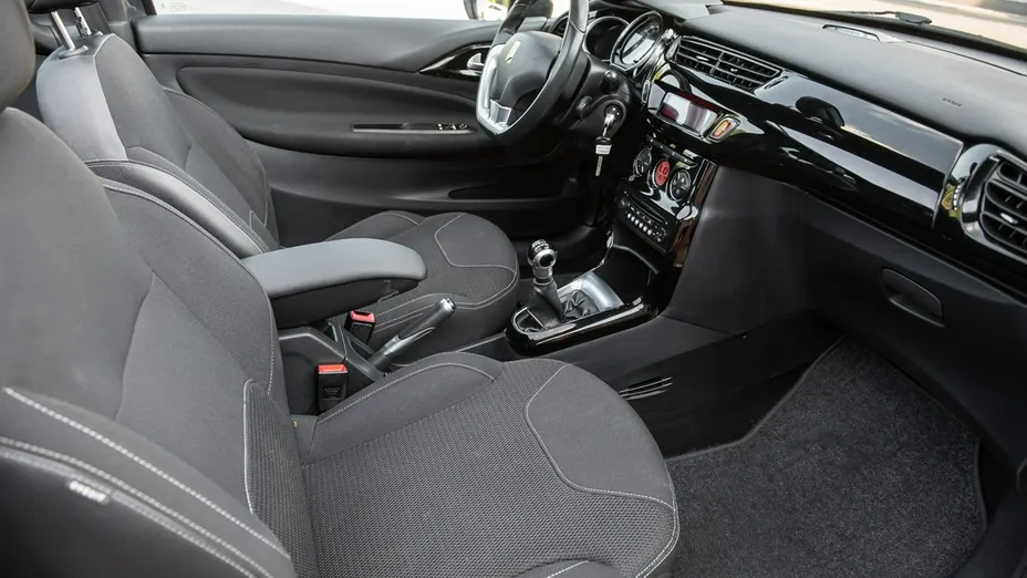 CITROEN DS3 -