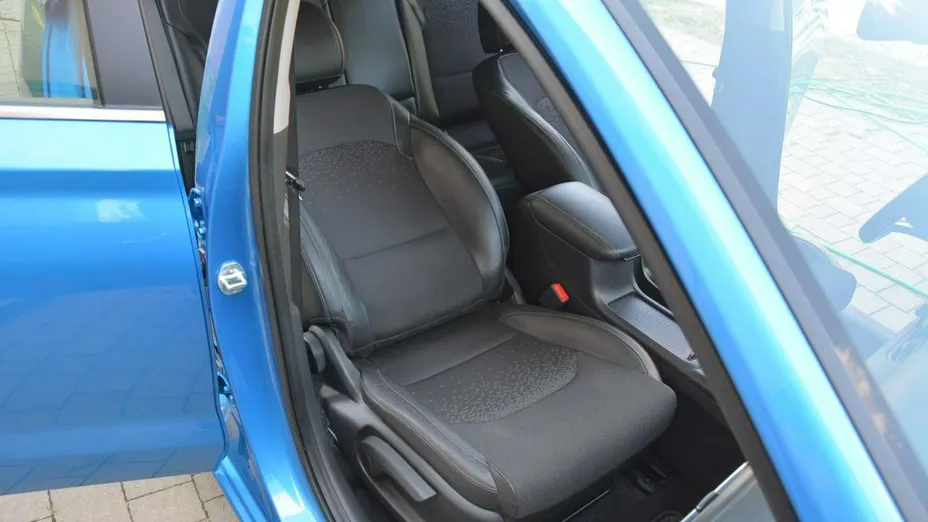 HYUNDAI i30 -