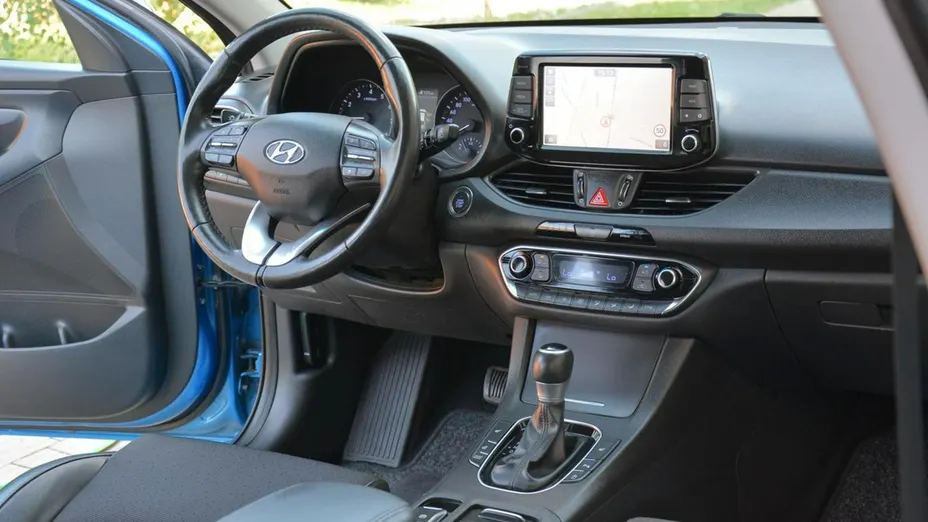 HYUNDAI i30 -