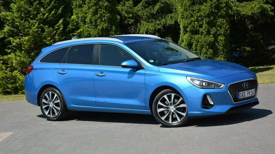 HYUNDAI i30 -