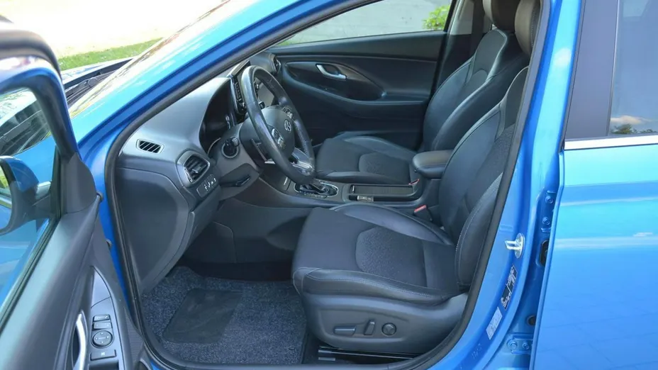 HYUNDAI i30 -