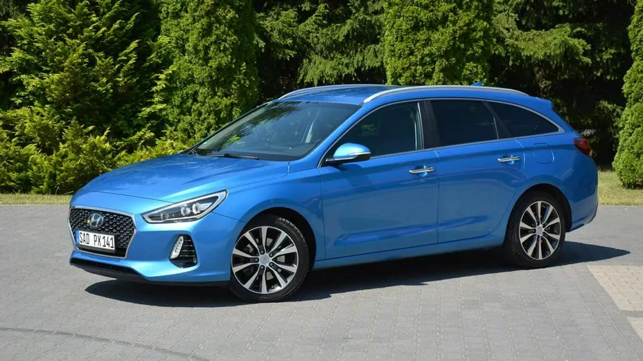 HYUNDAI i30 -