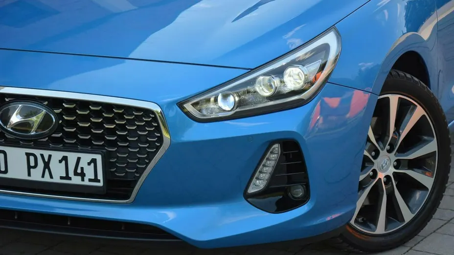 HYUNDAI i30 -