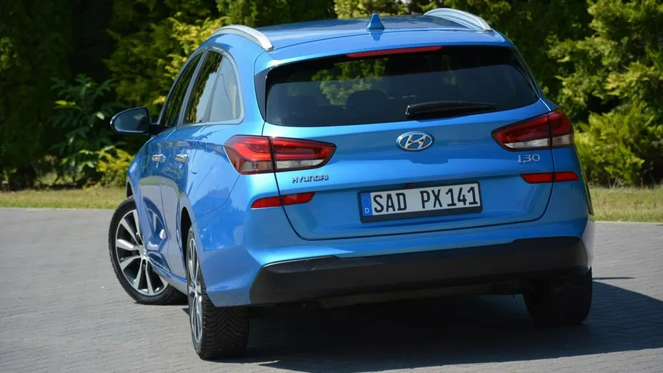 HYUNDAI i30 -