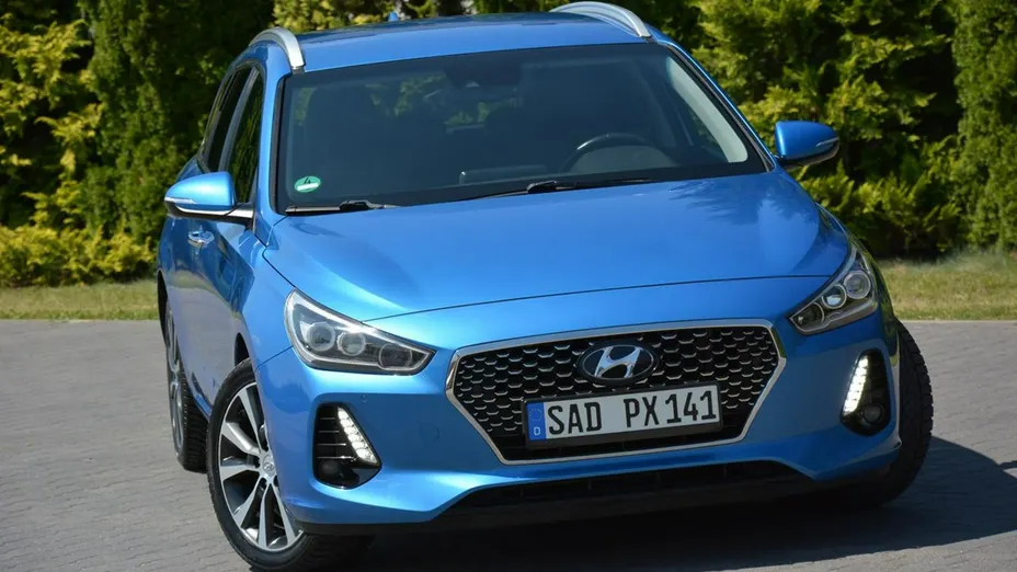 HYUNDAI i30 -