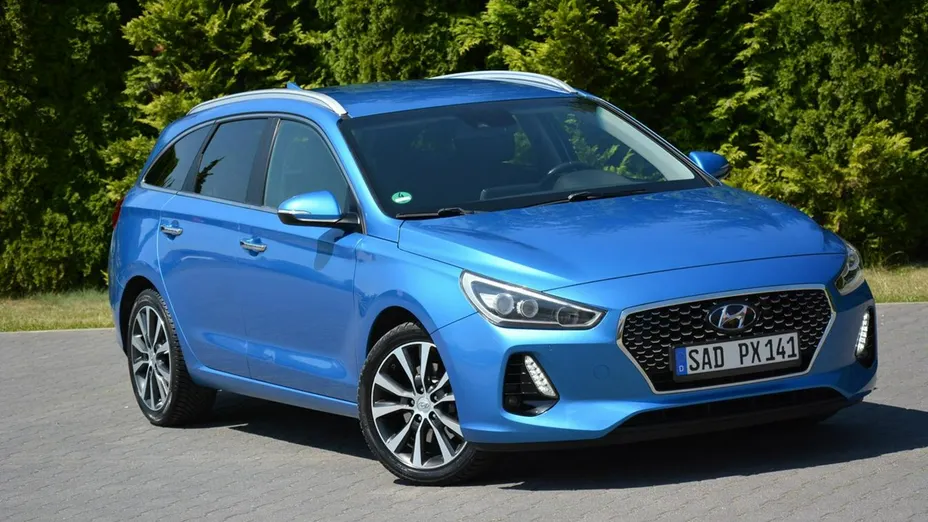 HYUNDAI i30 -