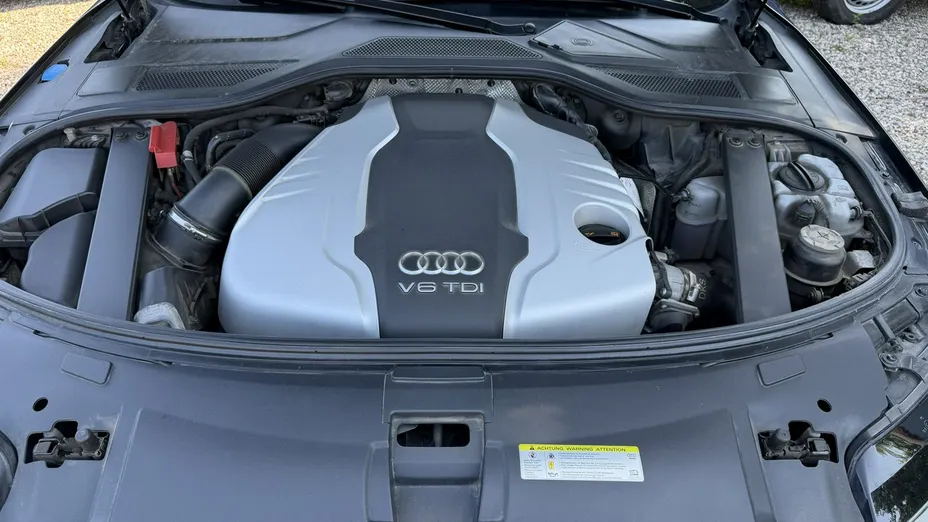 AUDI A8 -