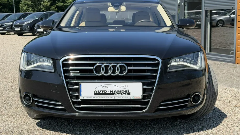 AUDI A8 -