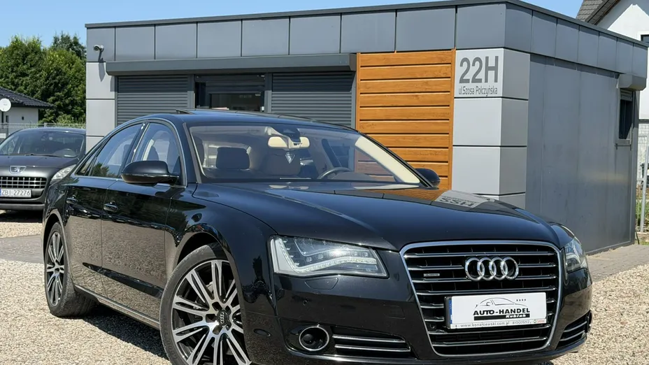 AUDI A8 -