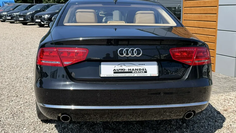 AUDI A8 -