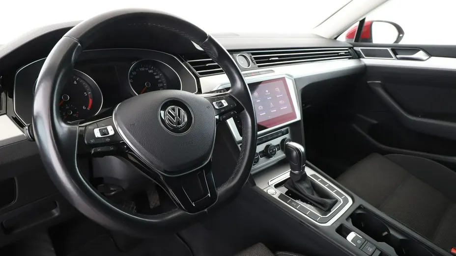 VOLKSWAGEN Passat -