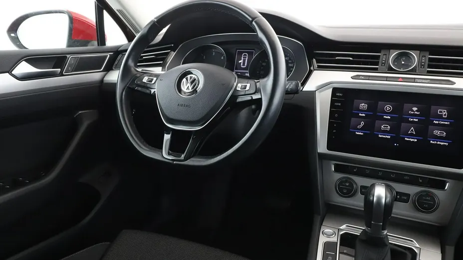 VOLKSWAGEN Passat -