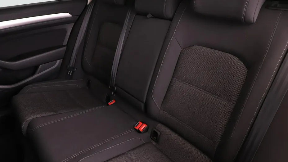 VOLKSWAGEN Passat -