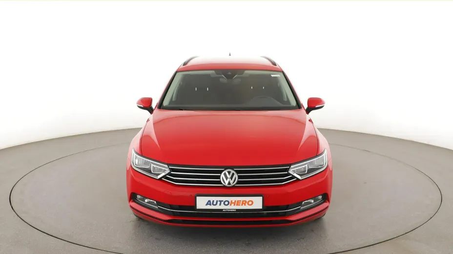 VOLKSWAGEN Passat -